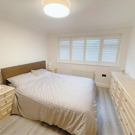 Home Near London Heathrow, Slough,Windsor,Legoland Colnbrook Экстерьер фото