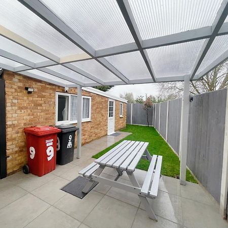 Home Near London Heathrow, Slough,Windsor,Legoland Colnbrook Экстерьер фото