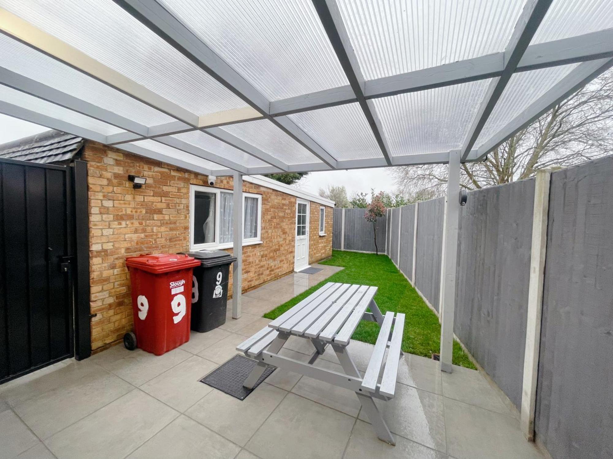 Home Near London Heathrow, Slough,Windsor,Legoland Colnbrook Экстерьер фото