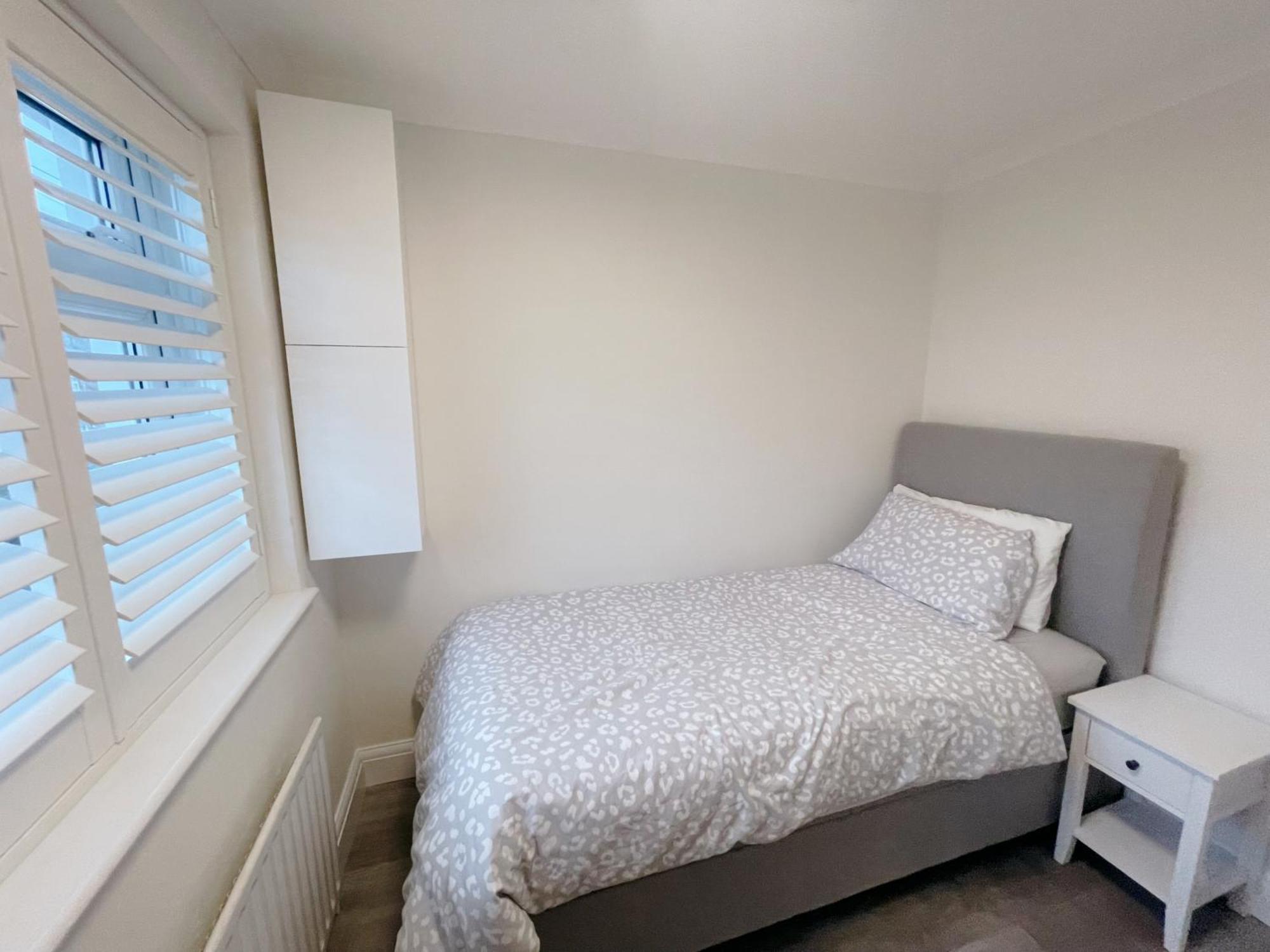 Home Near London Heathrow, Slough,Windsor,Legoland Colnbrook Экстерьер фото